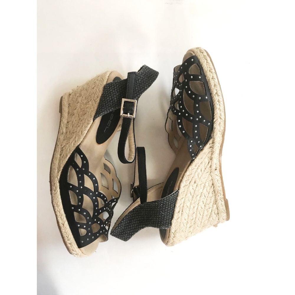 Wedged peep toe heels